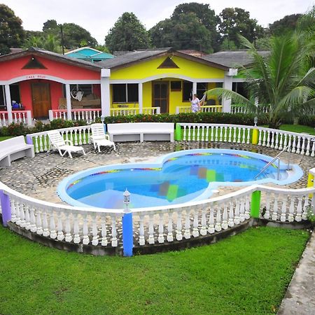 Rainbow Village La Ceiba Exterior foto