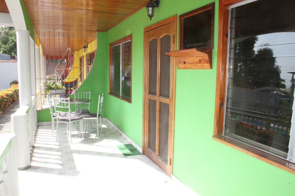 Rainbow Village La Ceiba Zimmer foto