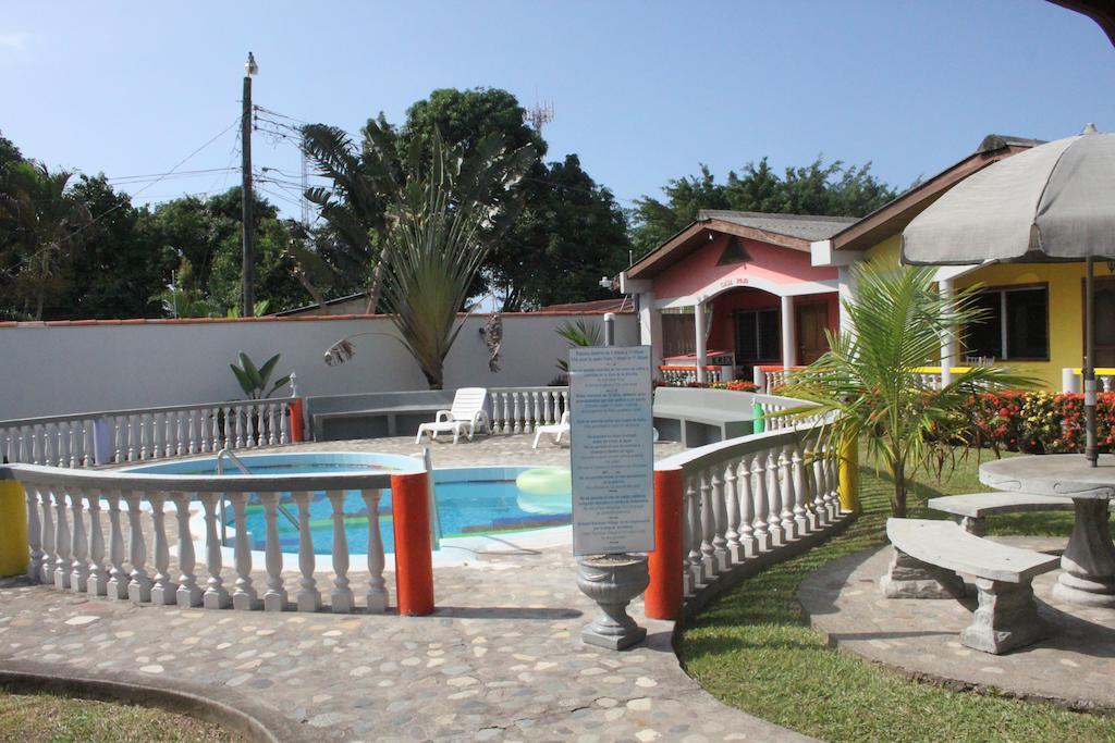 Rainbow Village La Ceiba Zimmer foto