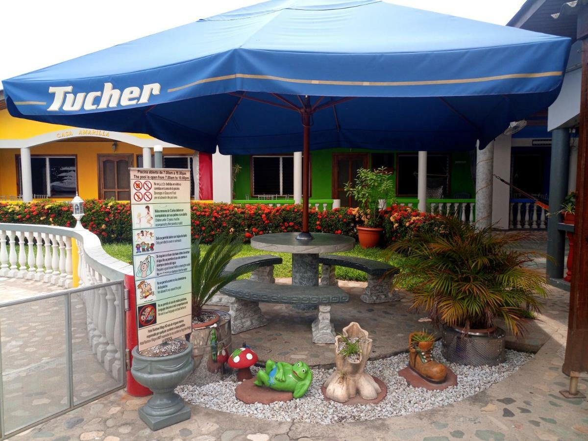 Rainbow Village La Ceiba Exterior foto